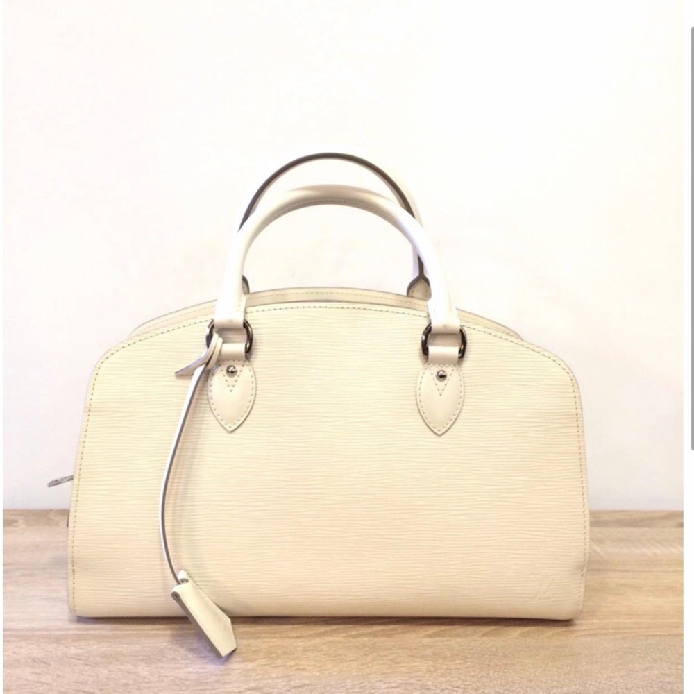 Louis Vuitton Epi Pont Neuf